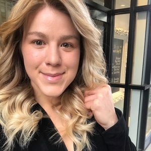 Meet your Posher, Alivia